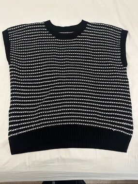 Black & White Striped Knit Sweater vest XL